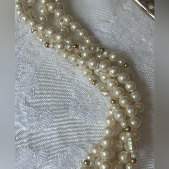 Vintage Trifari Pearl Necklace - Picture 3 of 15